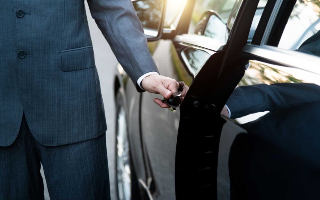 What to Expect from a Professional Chauffeur: The Black Car Service Standard